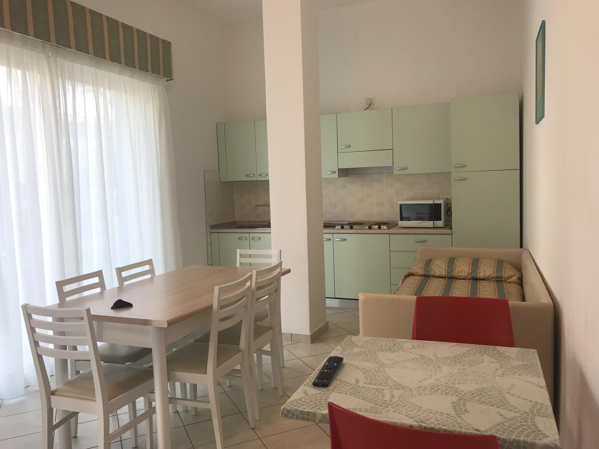Roma Suite Apartments Червия Экстерьер фото